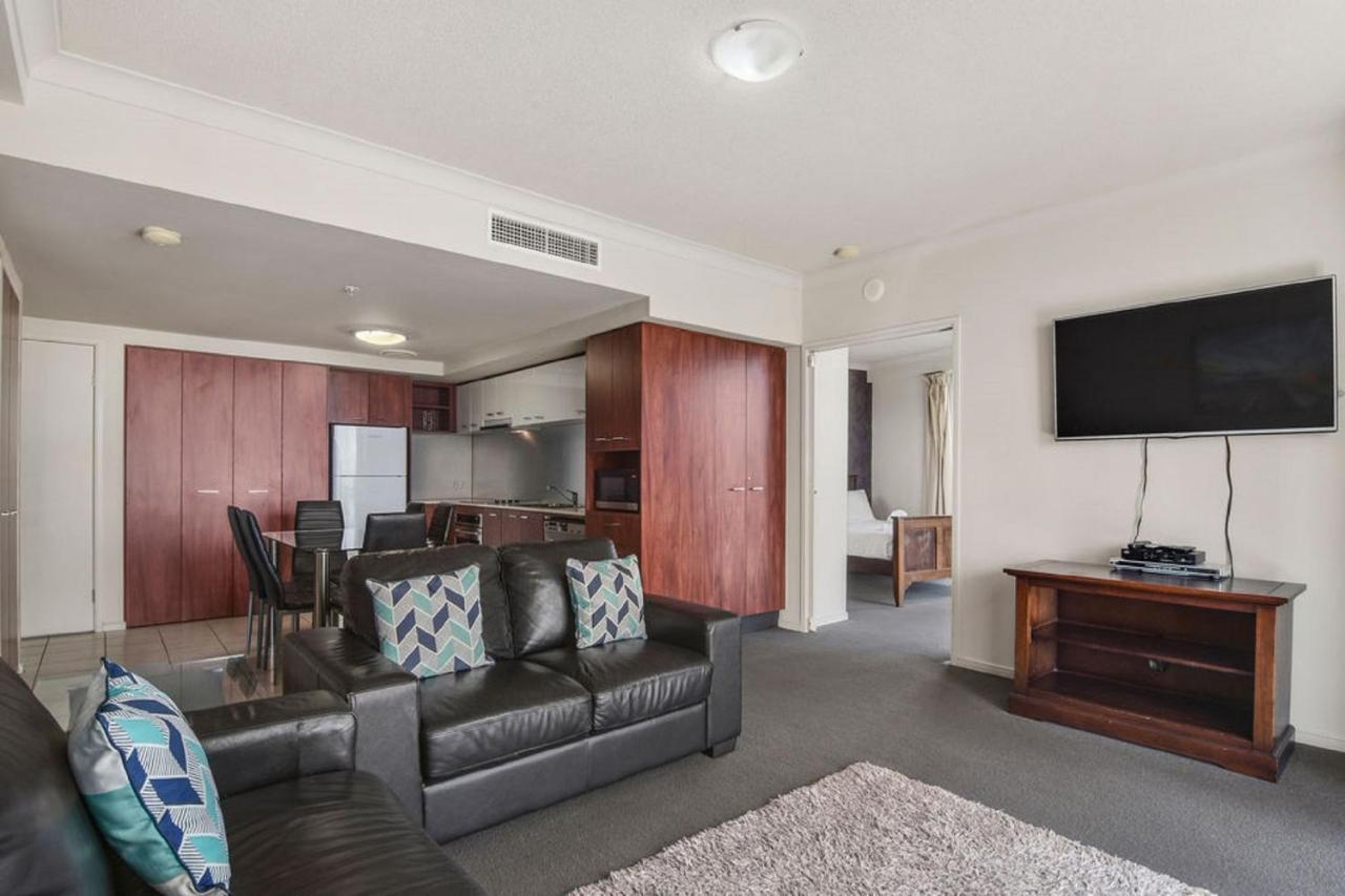 เดอะทาวเวอร์ส ออฟ เชฟรอน เรเนซองส์ - ฮอลิเดย์ โกลด์โคสต์ Apartment ภายนอก รูปภาพ