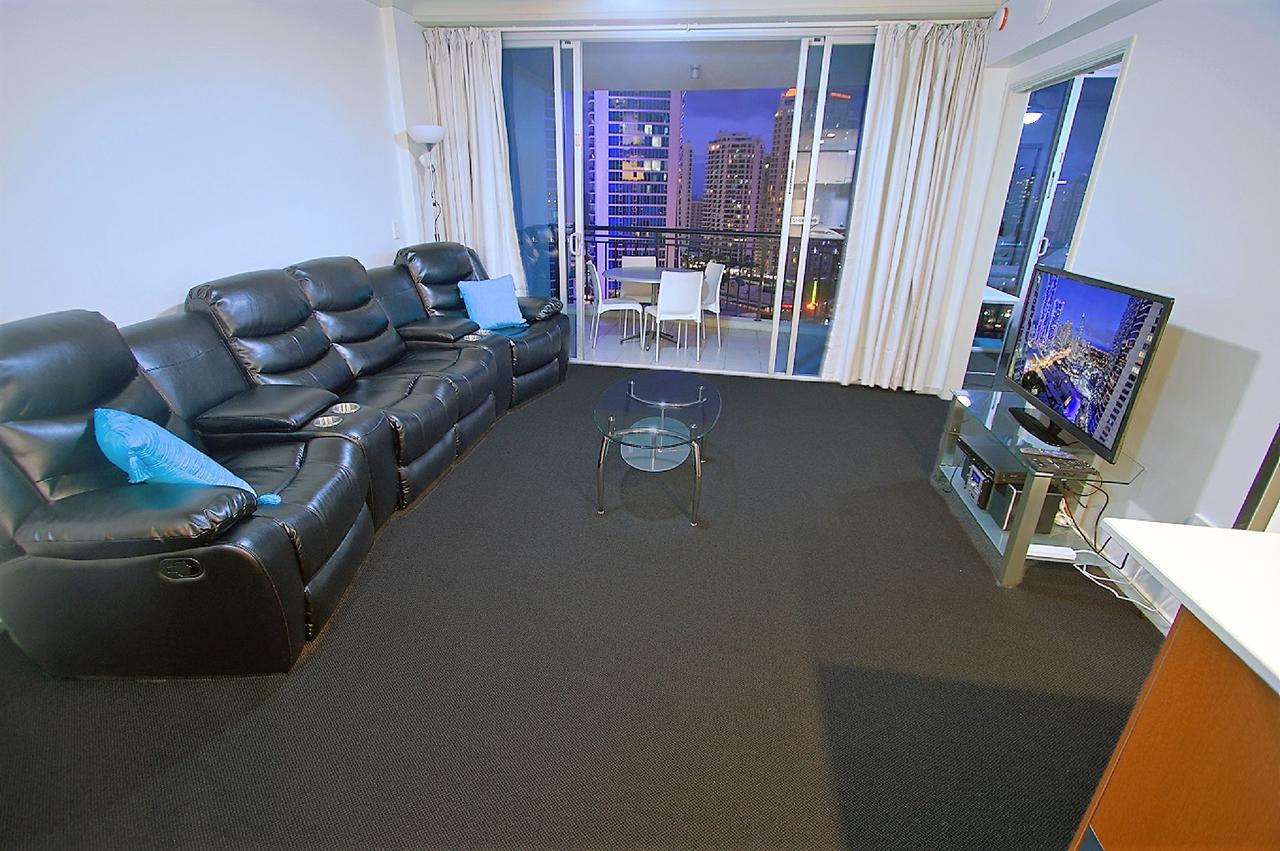เดอะทาวเวอร์ส ออฟ เชฟรอน เรเนซองส์ - ฮอลิเดย์ โกลด์โคสต์ Apartment ภายนอก รูปภาพ