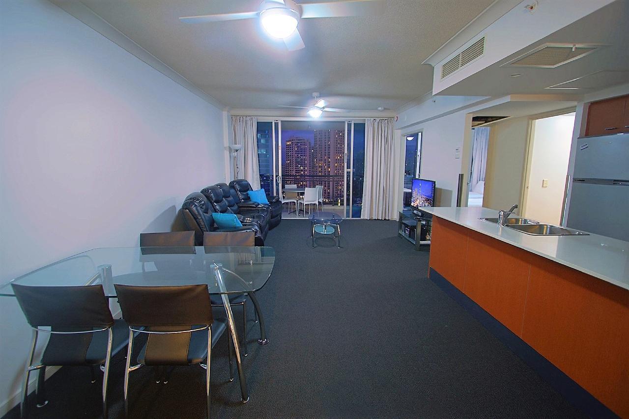 เดอะทาวเวอร์ส ออฟ เชฟรอน เรเนซองส์ - ฮอลิเดย์ โกลด์โคสต์ Apartment ภายนอก รูปภาพ