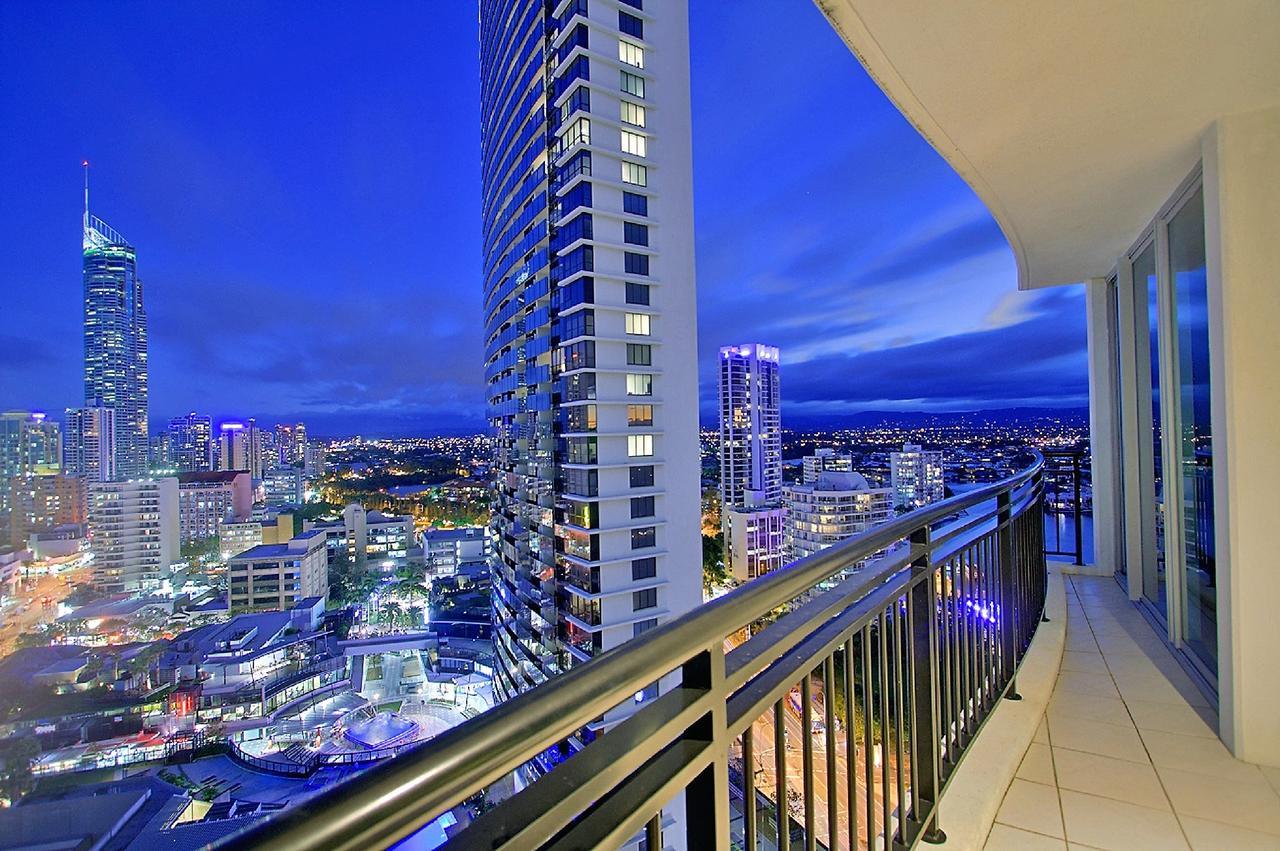 เดอะทาวเวอร์ส ออฟ เชฟรอน เรเนซองส์ - ฮอลิเดย์ โกลด์โคสต์ Apartment ภายนอก รูปภาพ