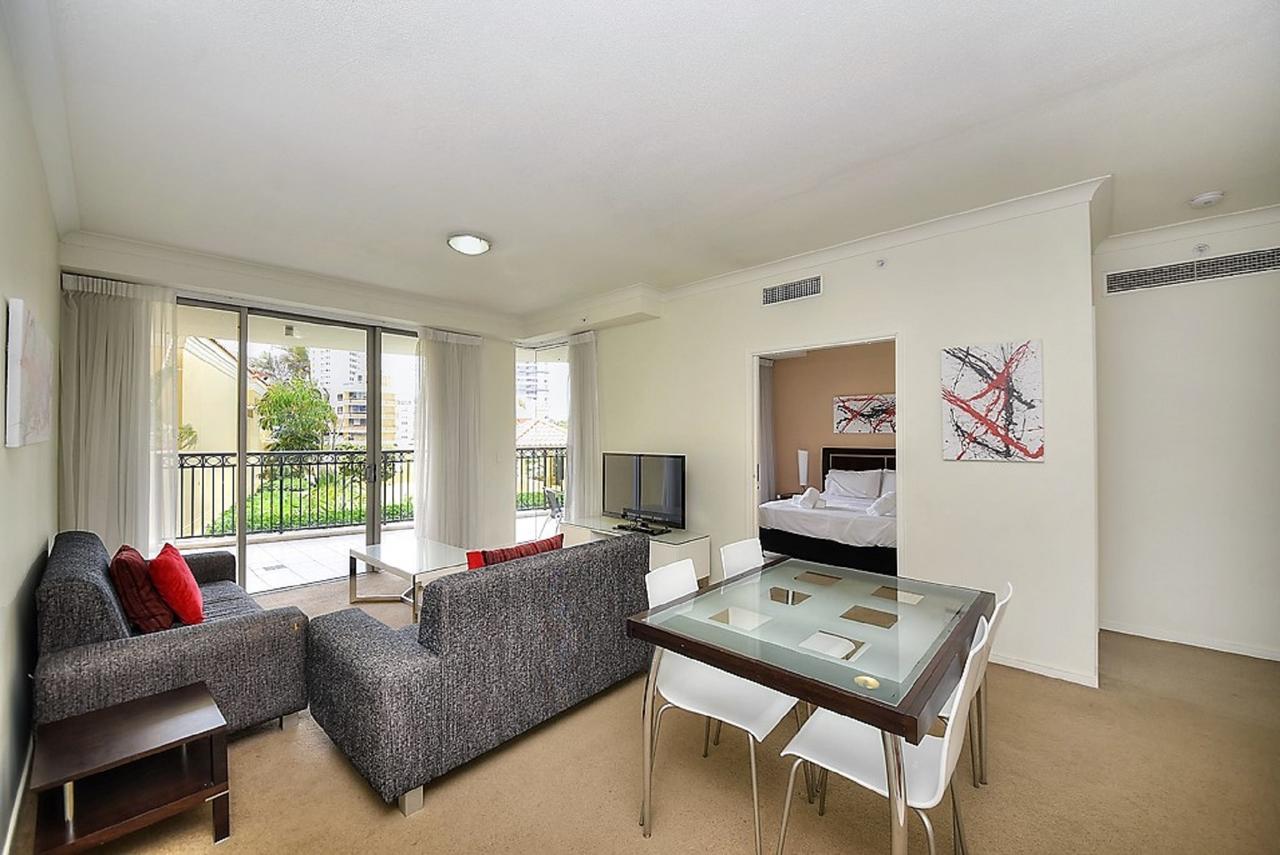 เดอะทาวเวอร์ส ออฟ เชฟรอน เรเนซองส์ - ฮอลิเดย์ โกลด์โคสต์ Apartment ภายนอก รูปภาพ