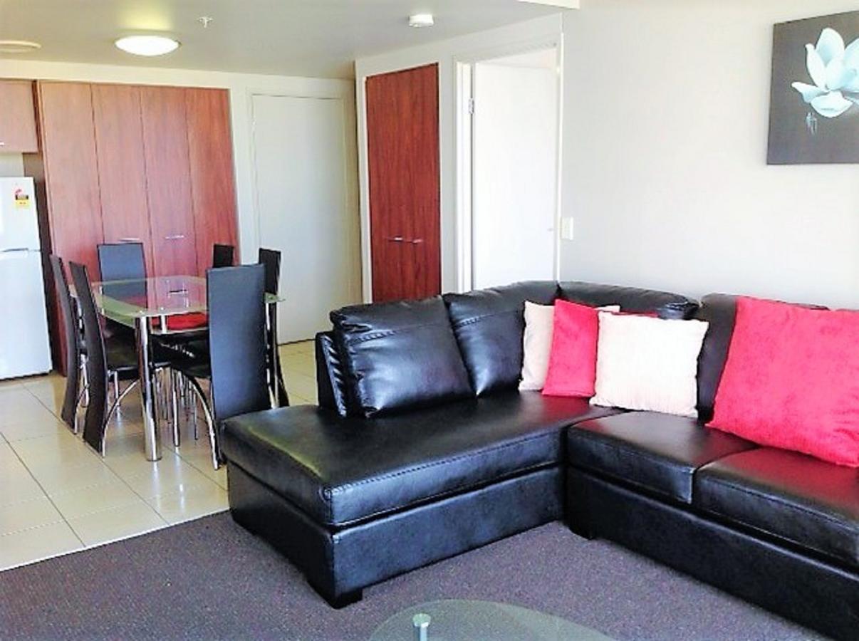 เดอะทาวเวอร์ส ออฟ เชฟรอน เรเนซองส์ - ฮอลิเดย์ โกลด์โคสต์ Apartment ภายนอก รูปภาพ